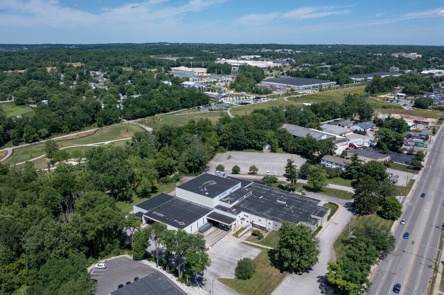 More Photos Of 1900 S Walnut St, Bloomington Manufacturing For Sale