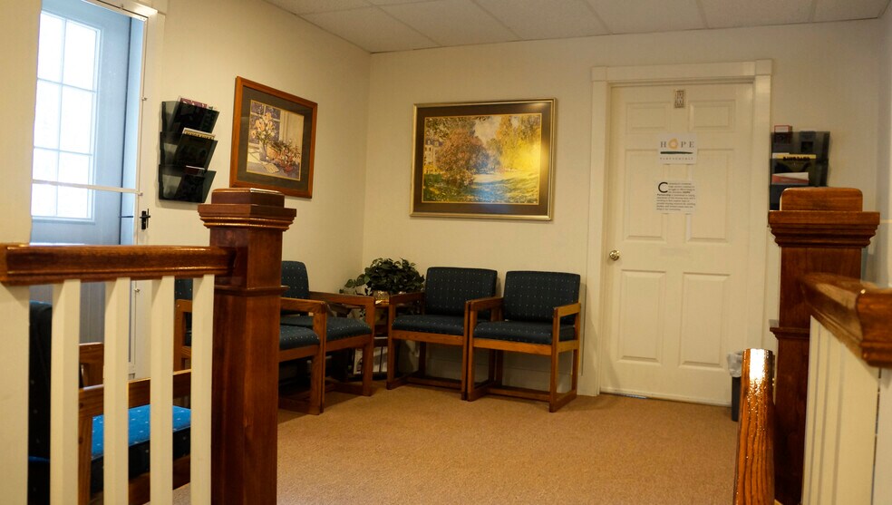 More Photos Of 191 Main St, Old Saybrook Loft Creative Space For Lease