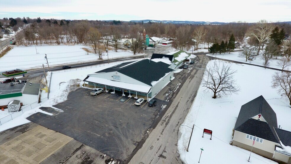 More Photos Of 104 Lenox Ave, Oneida Freestanding For Sale