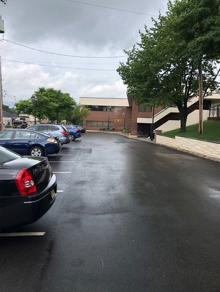 More Photos Of 45 Essex St, Millburn Bank For Lease