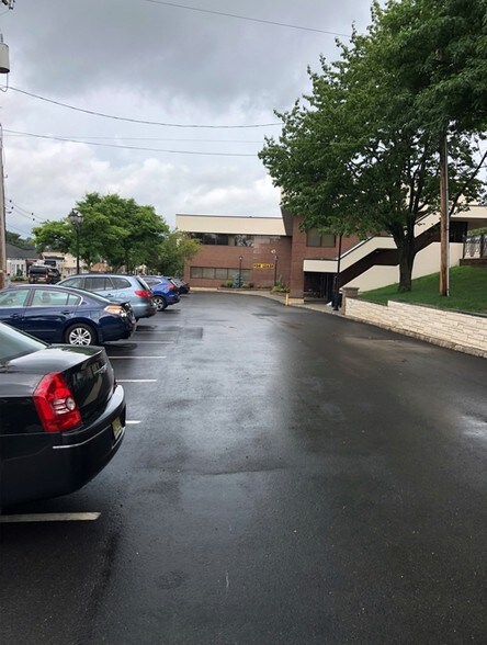 More Photos Of 45 Essex St, Millburn Bank For Lease