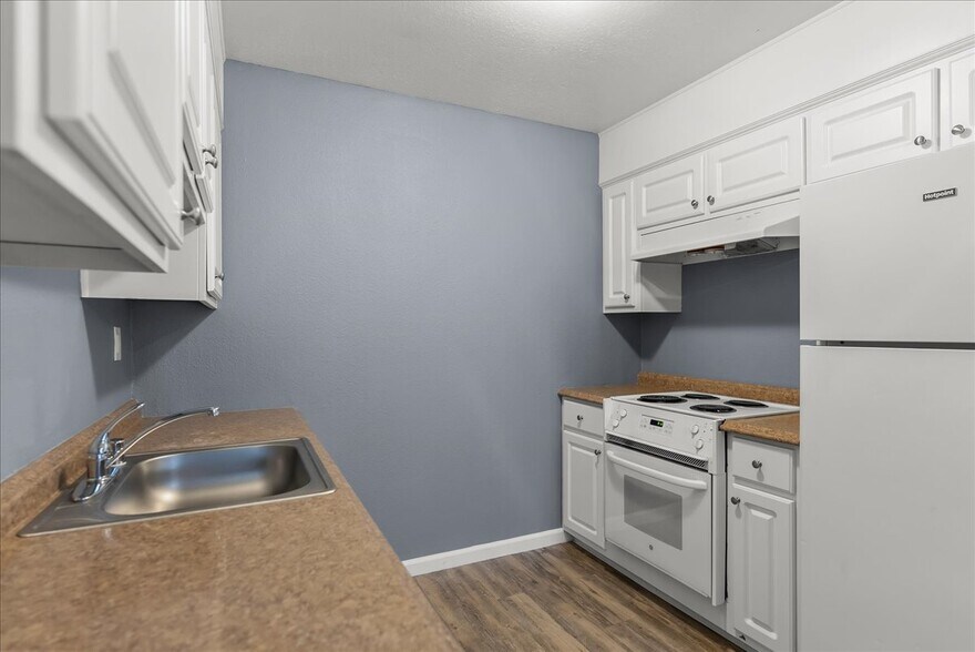 More Photos Of 915 Johnfer Way, Sacramento Apartments For Sale