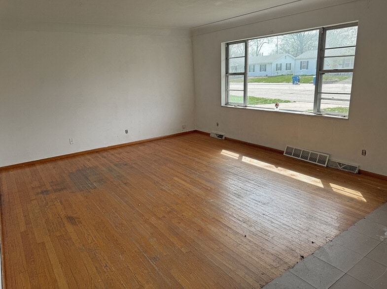 More Photos Of 2900-2904 Maryville Rd, Granite City Religious Facility For Sale