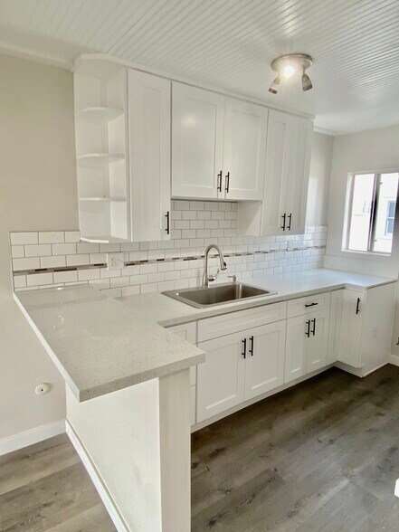 More Photos Of 1014 N Oxford Ave, Los Angeles Apartments For Sale