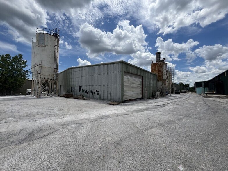 More Photos Of 7015 Highway 271 S, Fort Smith Distribution For Sale