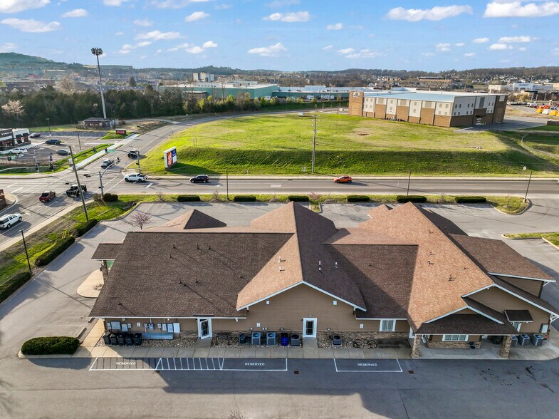 More Photos Of 1335-1347 Rock Springs Rd, Smyrna Office For Sale