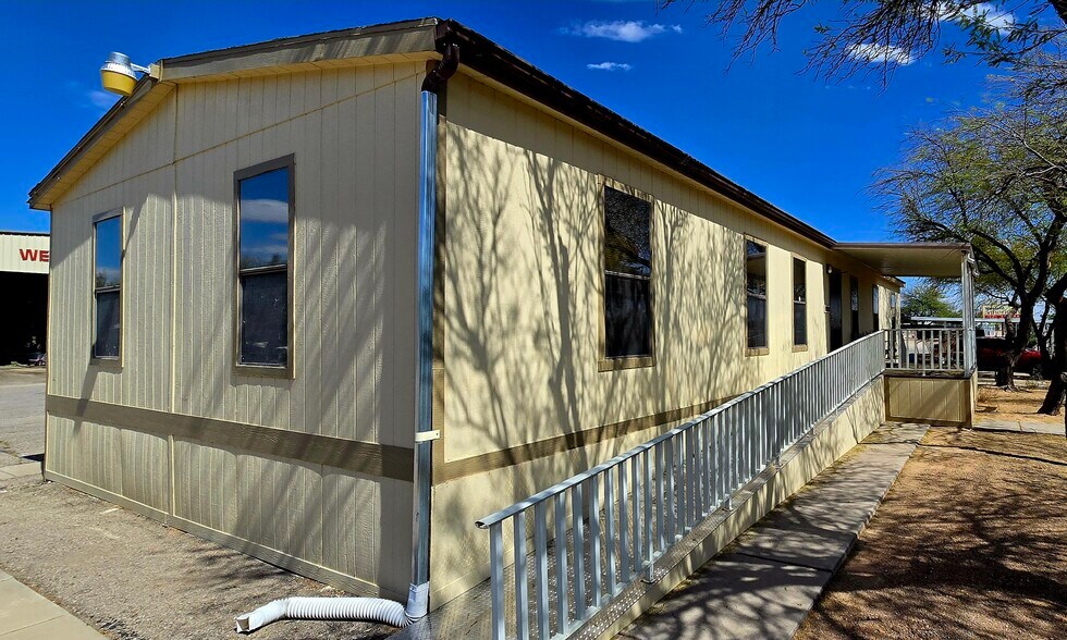 More Photos Of 2935 E Benson Hwy, Tucson Manufacturing For Sale