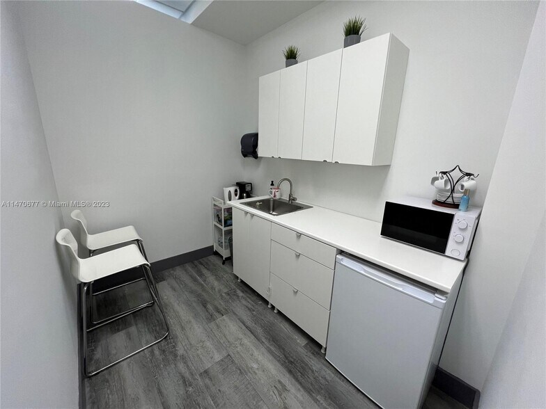 More Photos Of 8950 SW 74th Ct, Miami Office For Sale