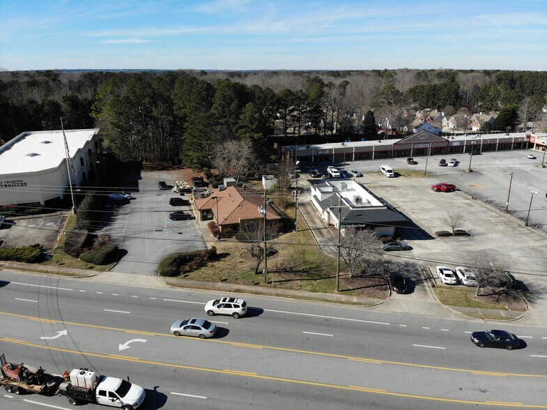 More Photos Of 650 Glynn St N, Fayetteville Restaurant For Sale