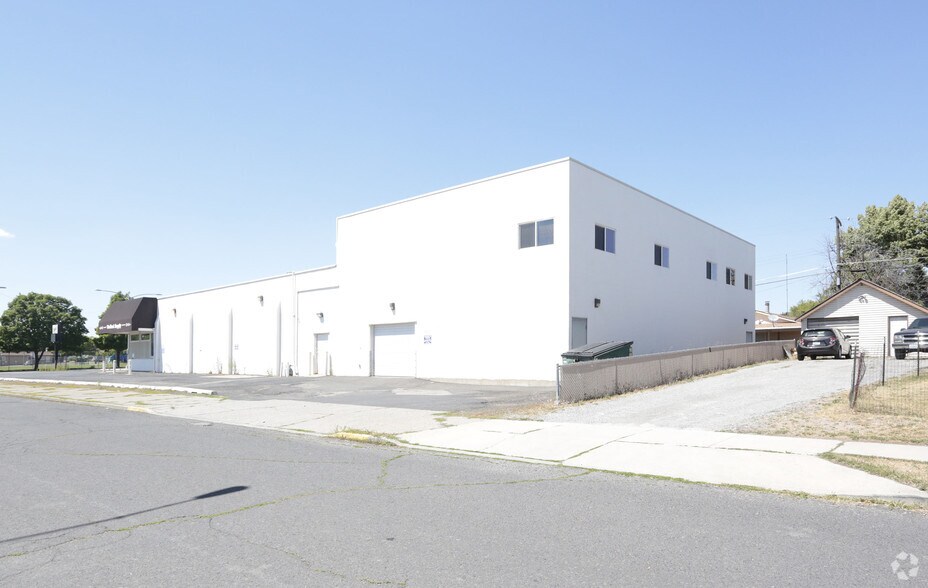 More Photos Of 3704 N Nevada St, Spokane Drugstore For Lease