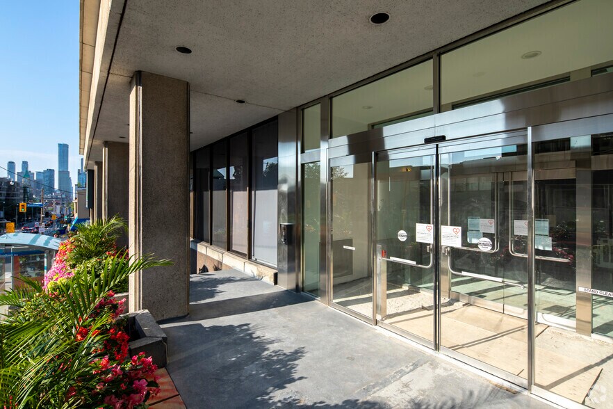 More Photos Of 1300 Yonge St, Toronto Office For Lease