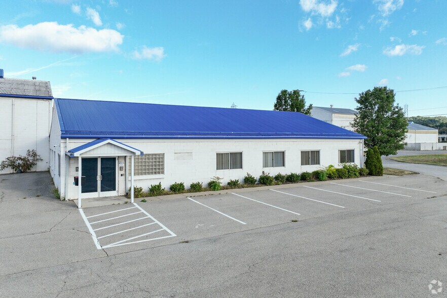 More Photos Of 1729 Pennsylvania Ave, Monaca Manufacturing For Lease