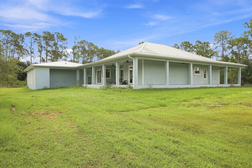 More Photos Of 8146 Tropicaire Blvd, North Port Specialty For Sale