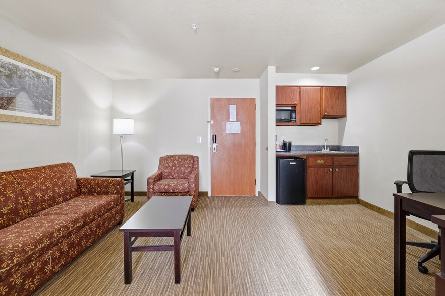 More Photos Of 1575 S Meridian Rd, Meridian Hotel For Sale