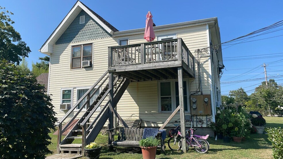 More Photos Of 134 Ponquogue Ave, Hampton Bays Apartments For Sale