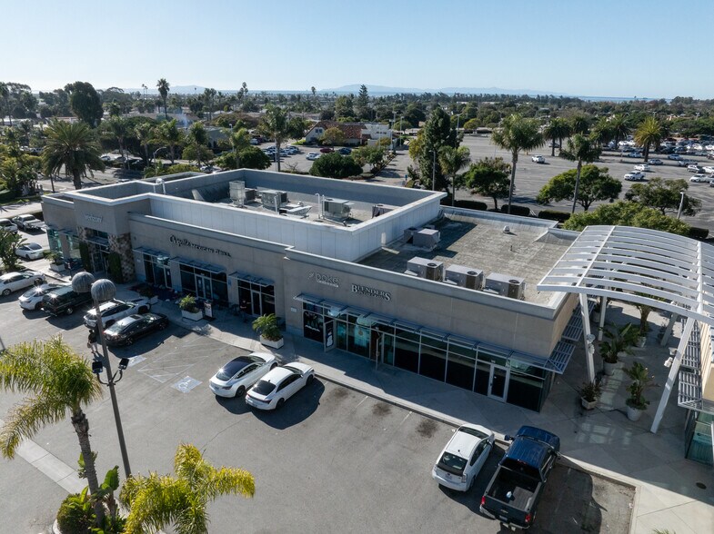 More Photos Of 488 S Mills Rd, Ventura Freestanding For Lease