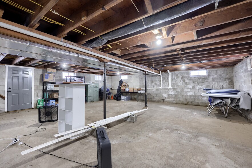 More Photos Of 445 Mountville Dr, Lebanon Office For Sale