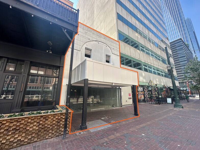 Primary Photo Of 511 Main St, Houston Bar For Lease