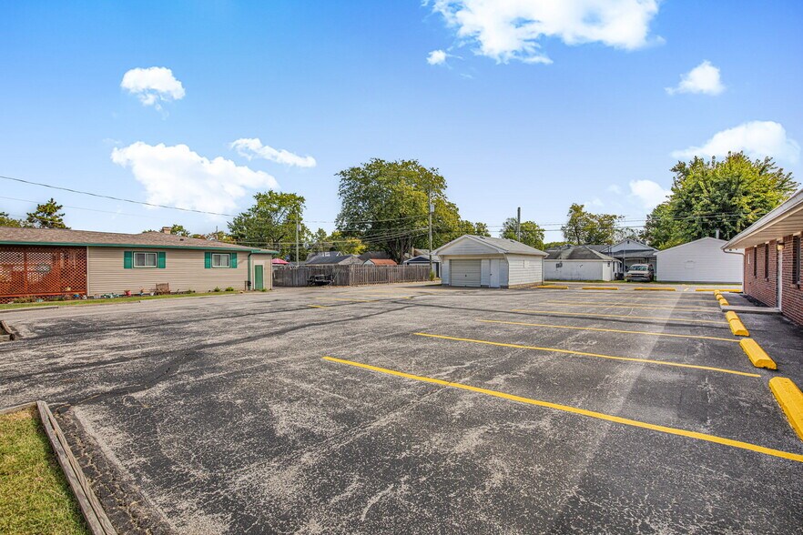 More Photos Of 1301 S Meridian St, Lebanon Religious Facility For Sale