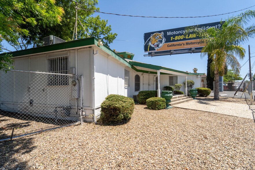 More Photos Of 1107 E Harding Way, Stockton Freestanding For Lease