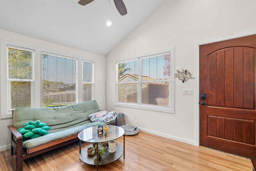 More Photos Of 420 Capitola Road Ext, Santa Cruz Apartments For Sale