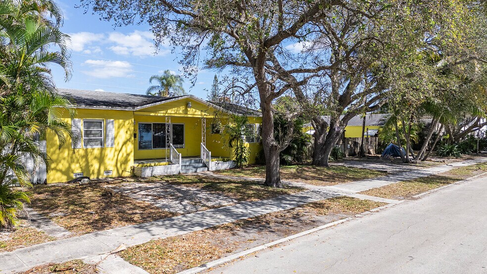 More Photos Of 1935-1951 Lincoln St, Hollywood Land For Sale