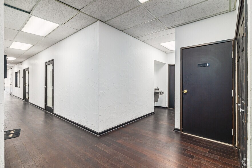 More Photos Of 504 Main St, Belleville Storefront Retail Office For Lease