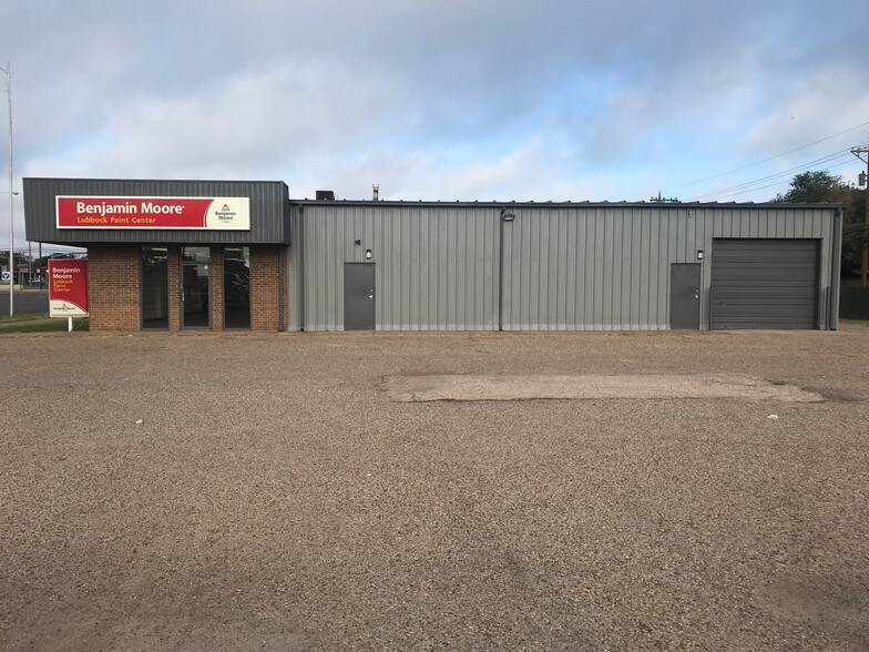 More Photos Of 2006 50th St, Lubbock Flex For Lease