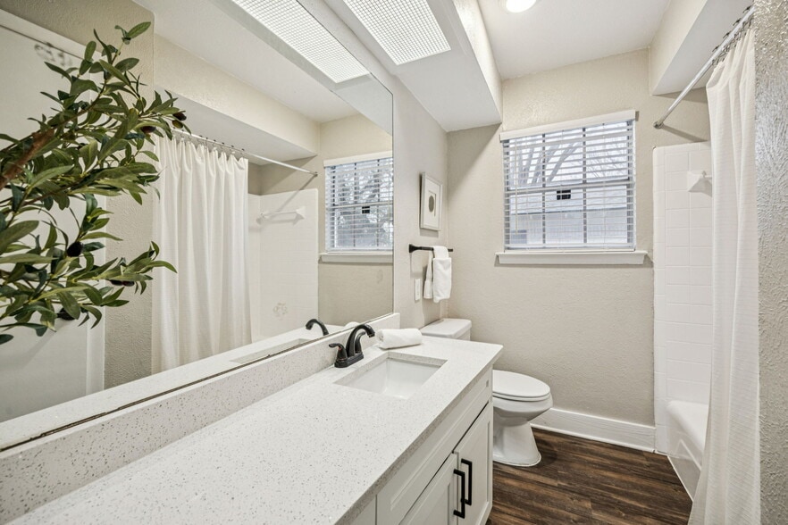 More Photos Of 15545 El Estado Dr, Dallas Multifamily For Sale