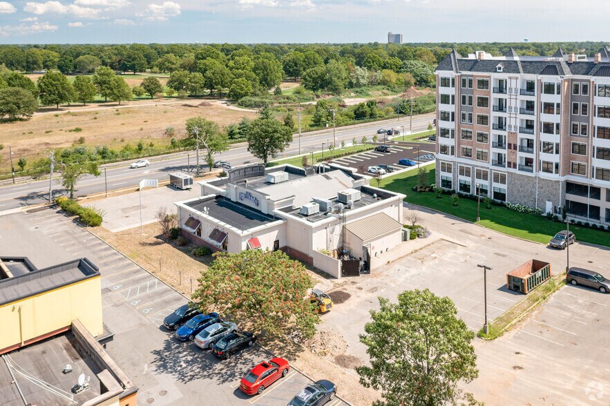 725 Merrick Ave, Westbury, NY 11590 Retail For Lease