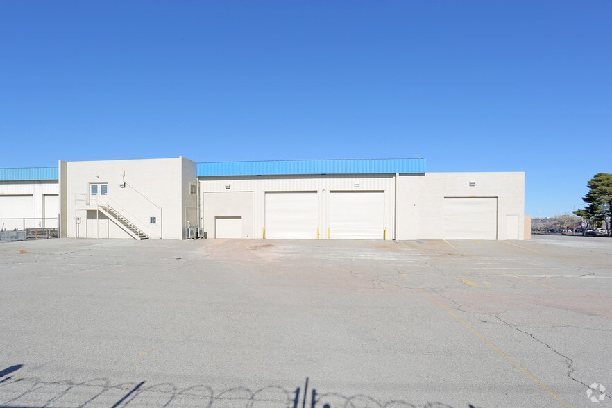 More Photos Of 101 N Mojave Rd, Las Vegas Warehouse For Lease