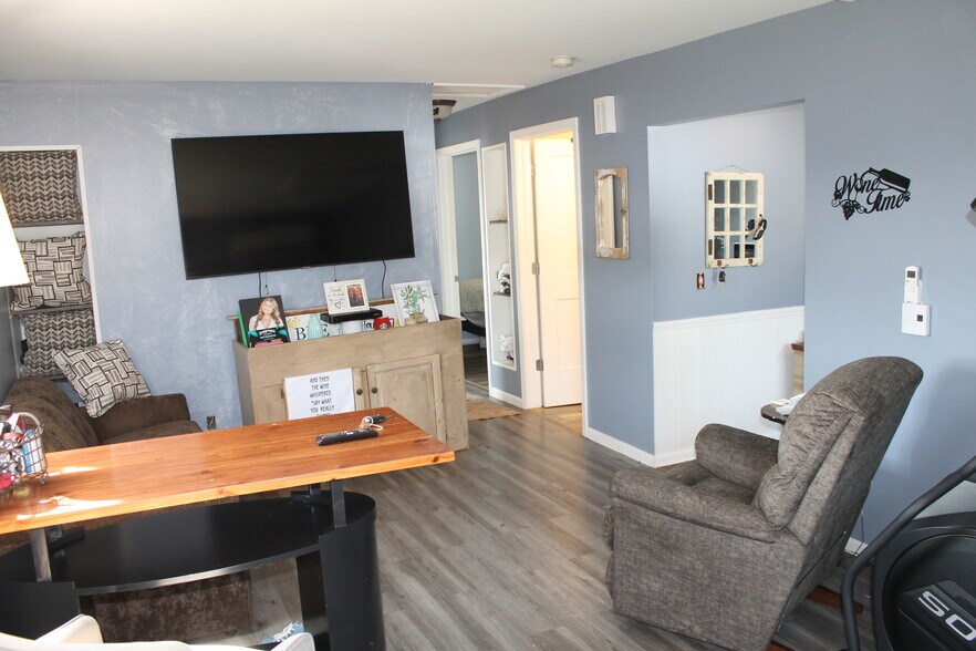 More Photos Of 154 E Railroad, Leland General Retail For Sale