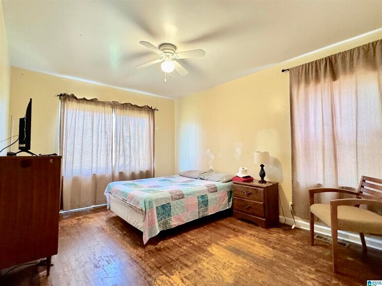 More Photos Of 115 Cotton Ave SW, Birmingham Apartments For Sale