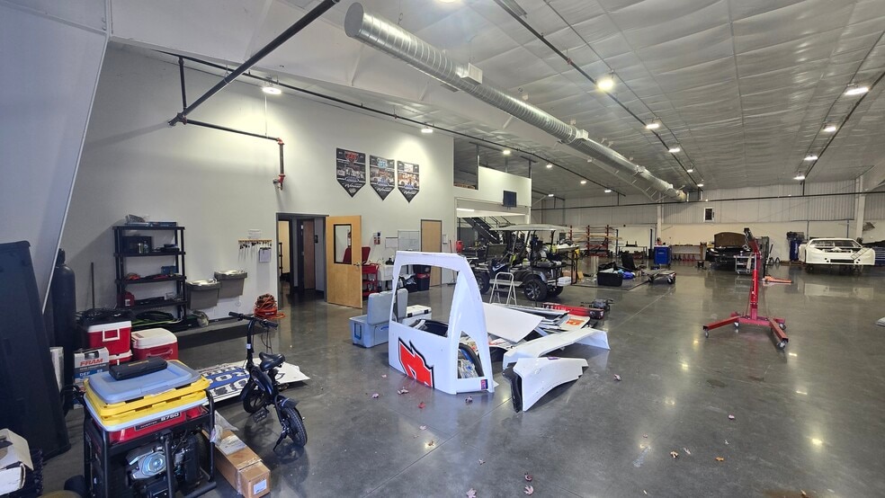 More Photos Of 197 Thunder Rd, Mooresville Light Distribution For Lease