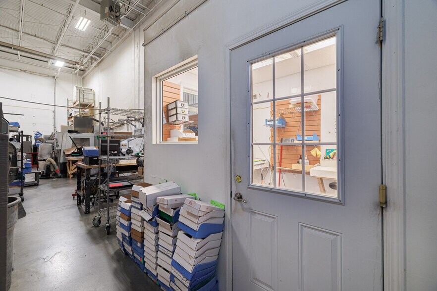 More Photos Of 6701-6777 Fairmount Dr SE, Calgary Warehouse For Lease