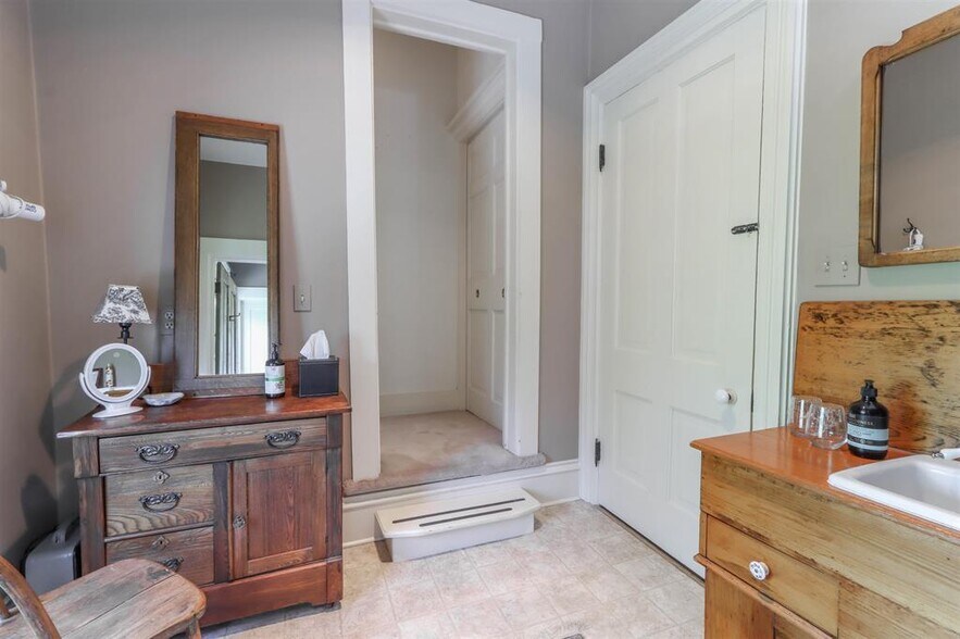 More Photos Of E3192 Apple Tree Ln, Waupaca Hospitality For Sale