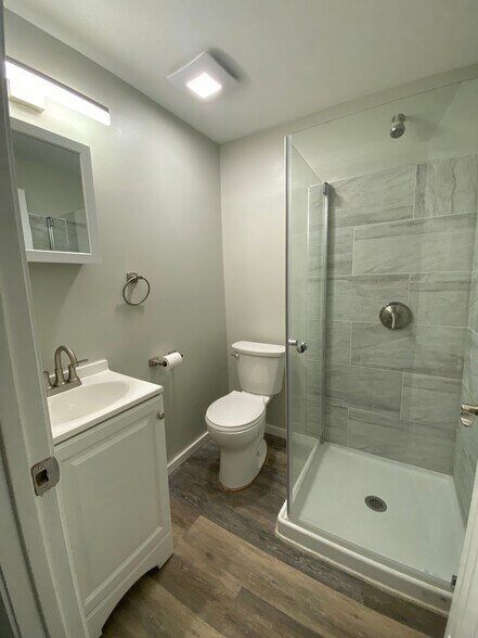 More Photos Of 106 Birch St, Manchester Apartments For Sale