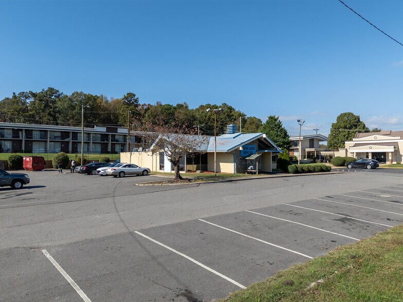 More Photos Of 1700 N Chester St, Gastonia Hotel For Sale