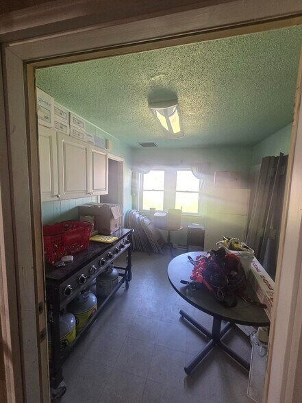 More Photos Of 5715 Old Porter Rd, Portage Warehouse For Sale