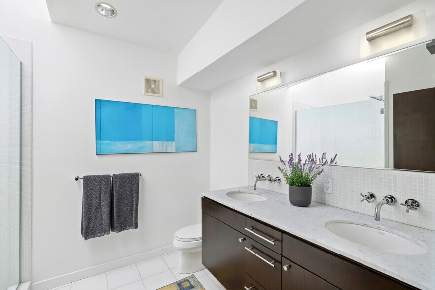 More Photos Of 517 30th St, Newport Beach Freestanding For Sale