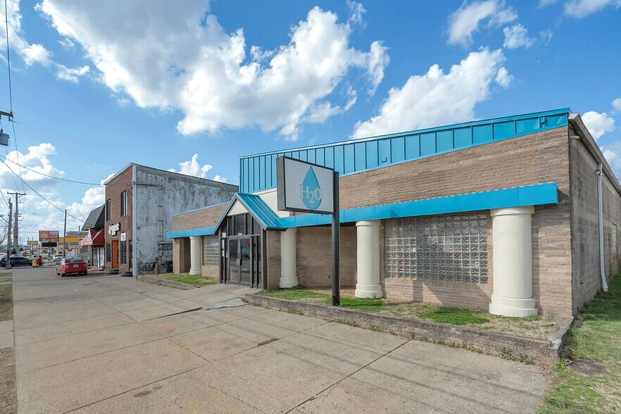 More Photos Of 2523 W Broadway, Louisville Restaurant For Lease