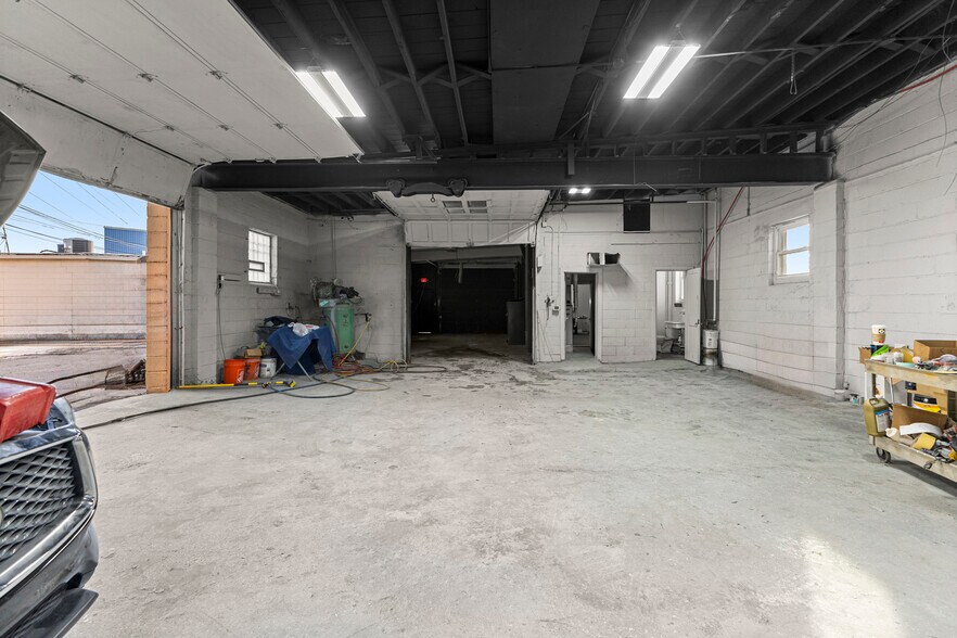 More Photos Of 5420 Oakman Blvd, Dearborn Warehouse For Sale