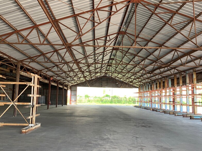 More Photos Of 4812 Gulf Fwy, Houston Warehouse For Lease