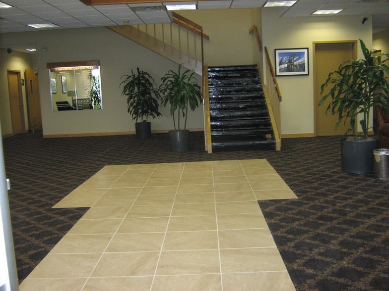 More Photos Of 76 Progress Dr, Stamford Research And Development For Lease