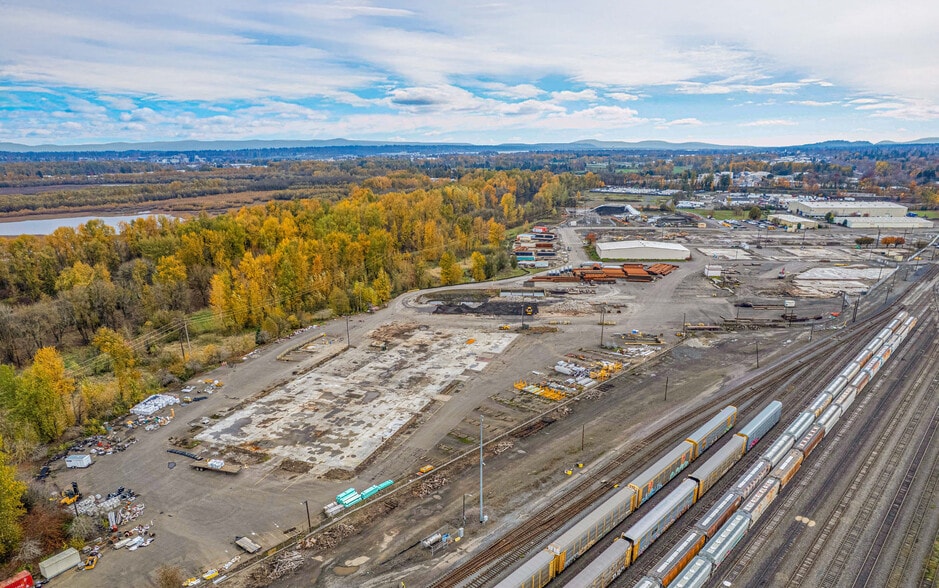 More Photos Of 10425 N Bloss Ave, Portland Land For Lease