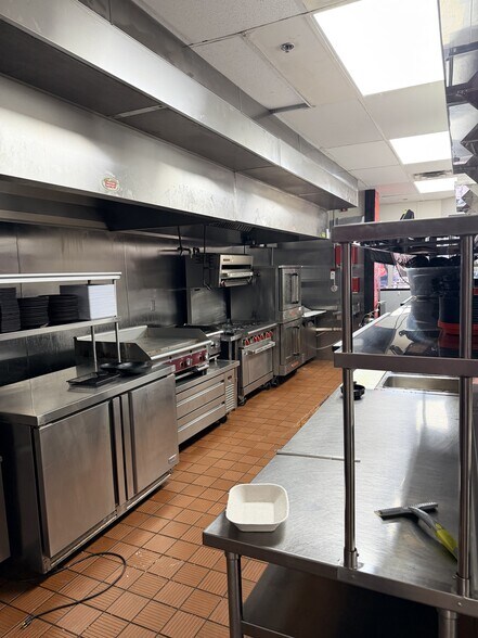 More Photos Of 10230-10368 S US Highway 1, Port Saint Lucie General Retail For Lease
