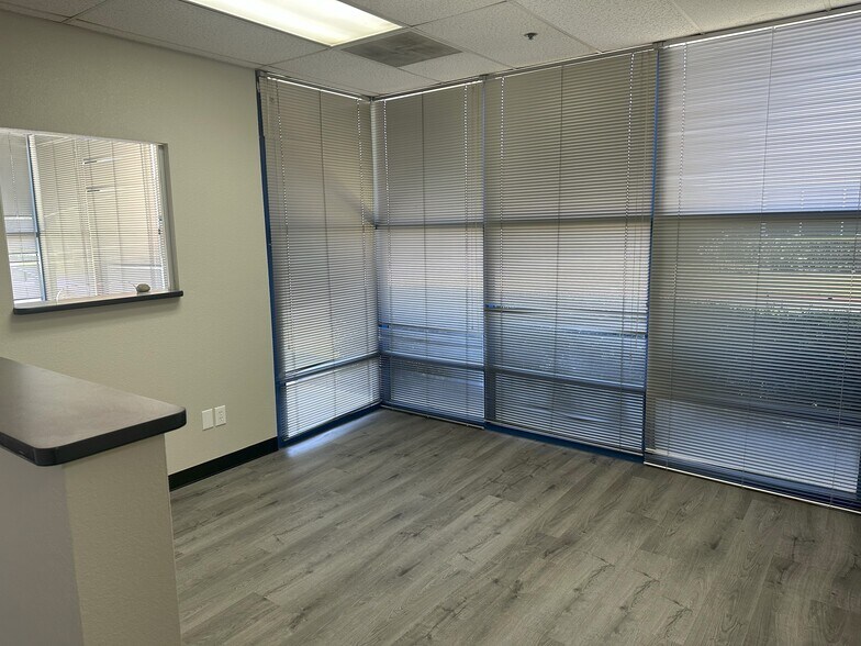 More Photos Of 4231 E Brickell St, Ontario Warehouse For Lease