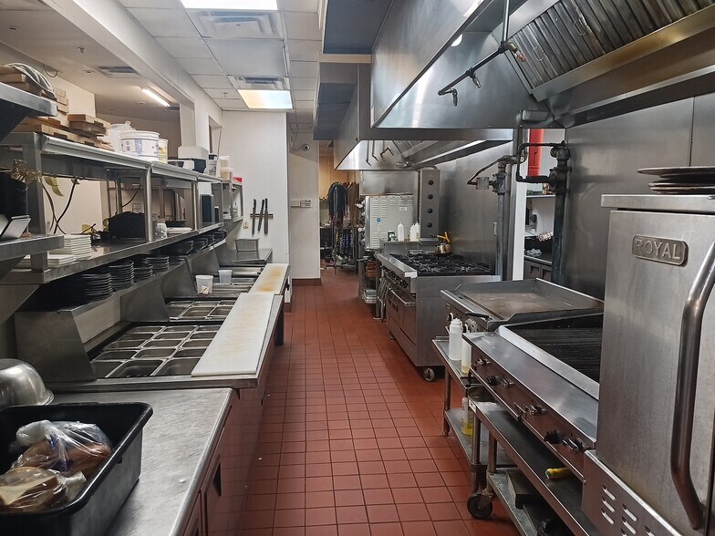 More Photos Of 12225 Westheimer Rd, Houston Freestanding For Lease