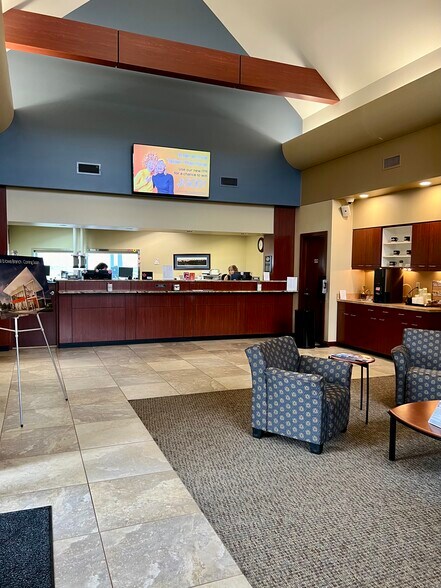 More Photos Of 2221 W 31st St, Lawrence Bank For Lease