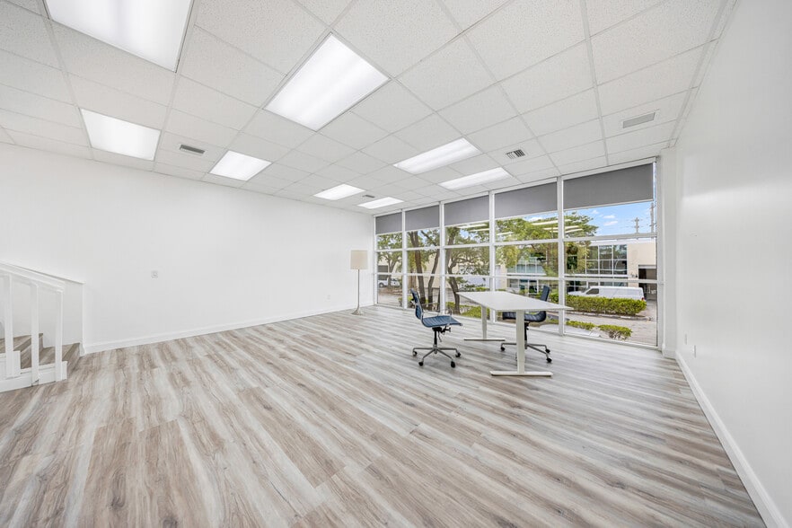 More Photos Of 8009 NW 29th St, Doral Warehouse For Sale